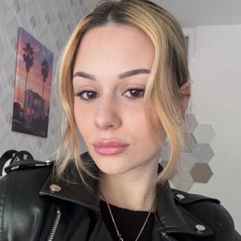 Babysitter in Budapest: Viki