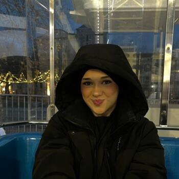 Babysitter in La Rochelle: Amina