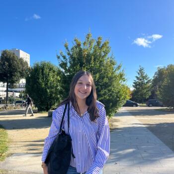 Babysitter in Rennes: Elye