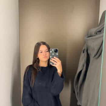 Babysitter in Mantes-la-Ville: Julia