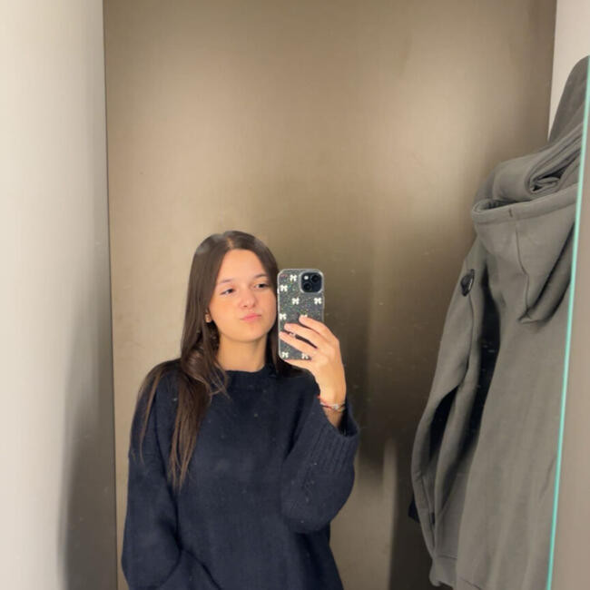 Babysitter in Mantes-la-Ville: Julia