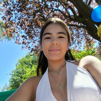 Babysitter in Saint-Marcellin-en-Forez: Sarah