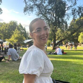 Babysitter in Brisbane: Holly