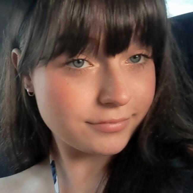 Babysitter in Caxias do Sul: Alinna