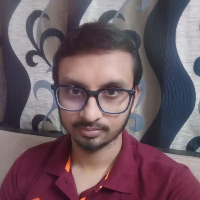 गुरुग्राम में बेबीसिटर: Akash