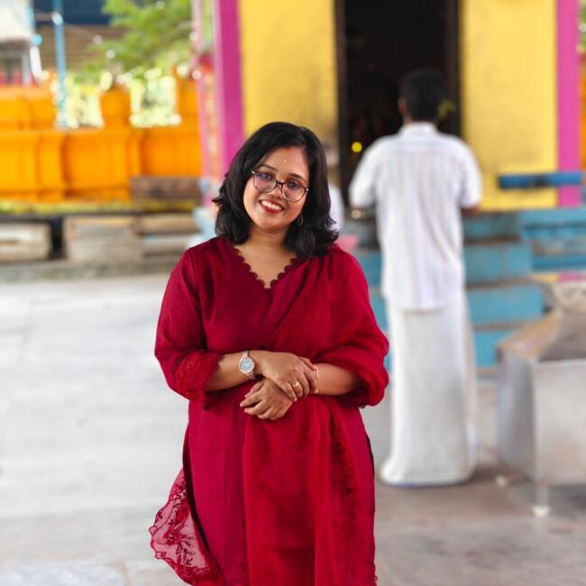 तिरुवनन्तपुरम में बेबीसिटिंग की नौकरी: Jayshri