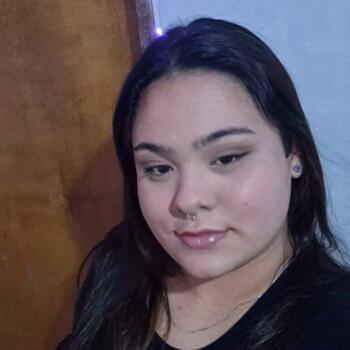 Babysitter in Taubaté: Caroline