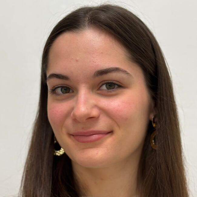 Babysitter in Nice: Ninon