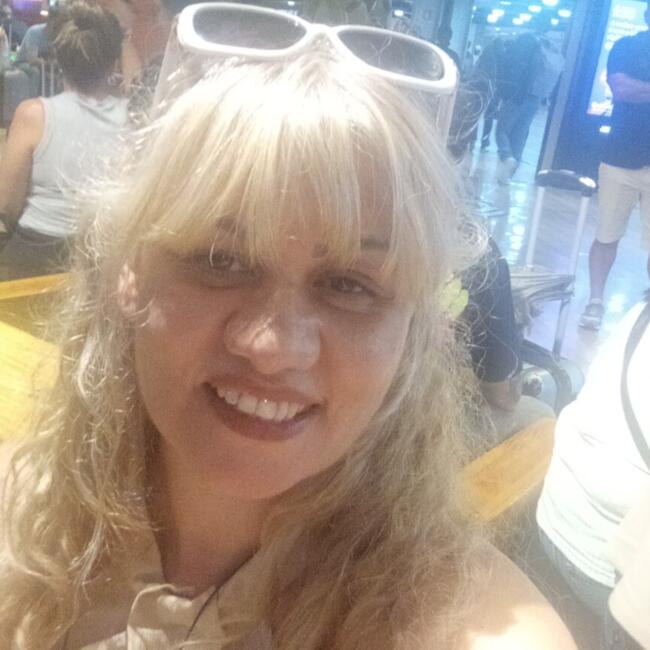 Babysitter in Brasília: Raquel