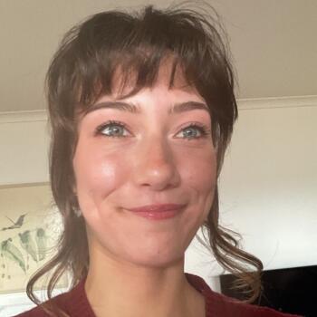Babysitter in Whangaparaoa: Miranda