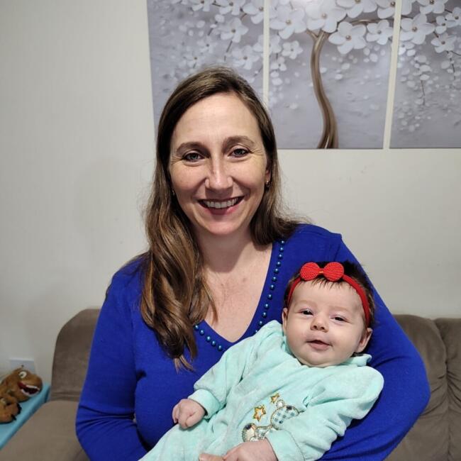 Babysitter in Fazenda Rio Grande: Adriana