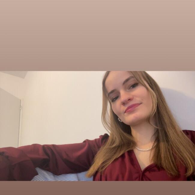 Babysitter in Saint-Broladre: Maëlys