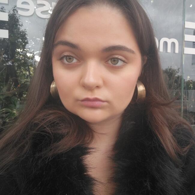 Babysitter in Saint-Orens-de-Gameville: Eleana