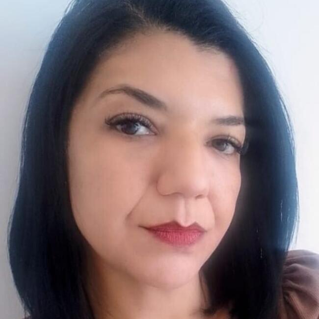 Babá em Cotia: Luciana