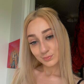 Babysitter in Albury: Abbey