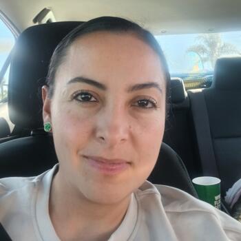 Babysitter in San Diego: Karem