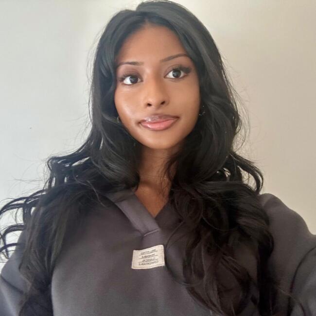 Babysitter in Swansea: Harini