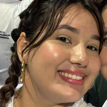 Babysitter in Ananindeua: Livia