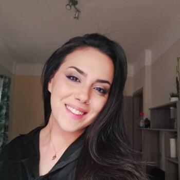 Babysitter in Dafni: Konstantina