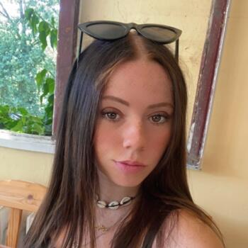 Babysitter in Forges-les-Bains: Anaelle