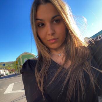 Babysitter in Genay: Claudia