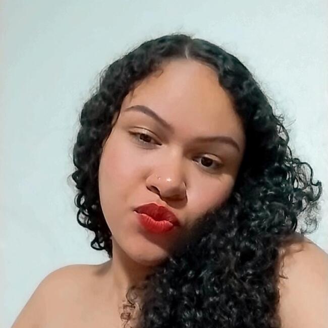 Babysitter in Embu das Artes: Karinne