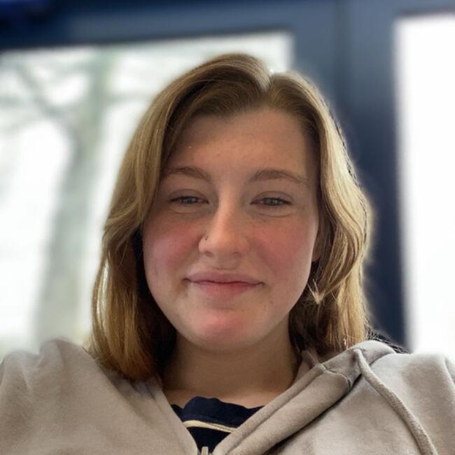 Babysitter in Manchester: Alice
