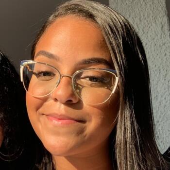 Babysitter in Governours Island: Julia