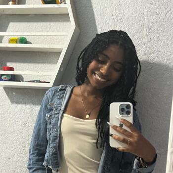 Babysitter in Porto Alegre: Larissa