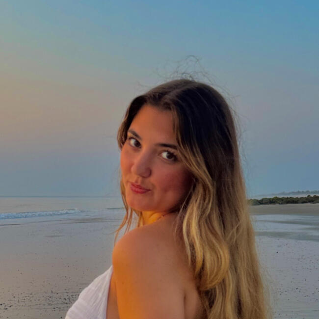 Babysitter in Bordeaux: Clémence