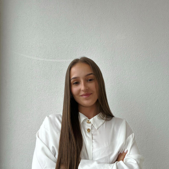 Babysitter in Vila Nova de Famalicão: Lara Costa