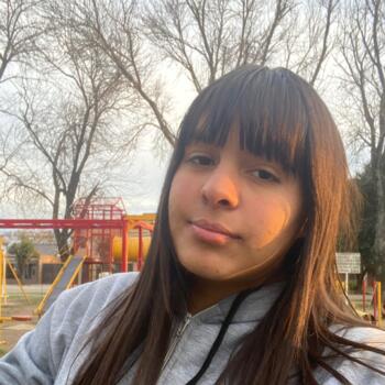 Babysitter in Ibarlucea: Lara