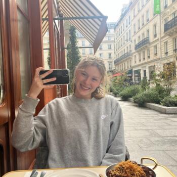 Babysitter in Uccle/Ukkel: Lola