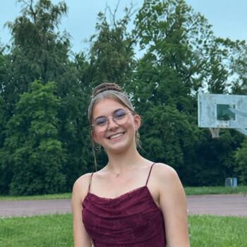 Babysitter in Valenciennes: Ninon