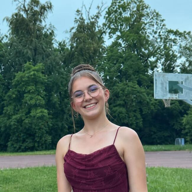 Babysitter in Valenciennes: Ninon