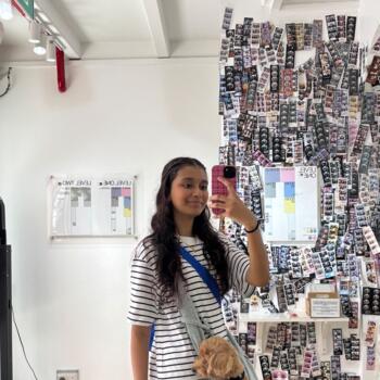 位于新加坡的临时保姆: Riya
