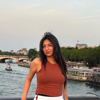 Babysitter in La Roche-sur-Yon: Aya