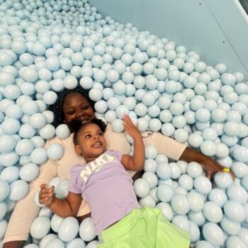 Babysitting job in New York: babysitting job Rohema