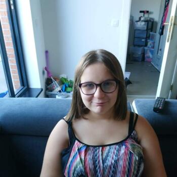 Babysitter in La Louvière: Chloe
