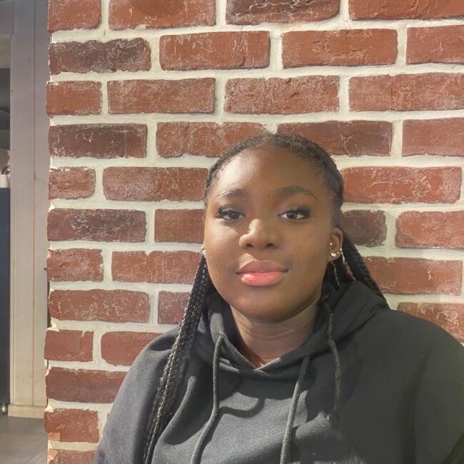 Babysitter in Pantin: Lynsha