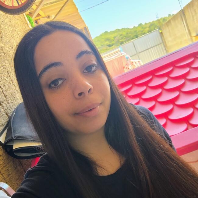 Babá em Porto Belo: Kellen