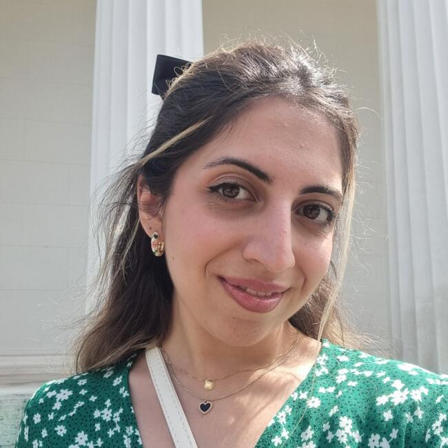 Babysitter in Berlin: Bahar