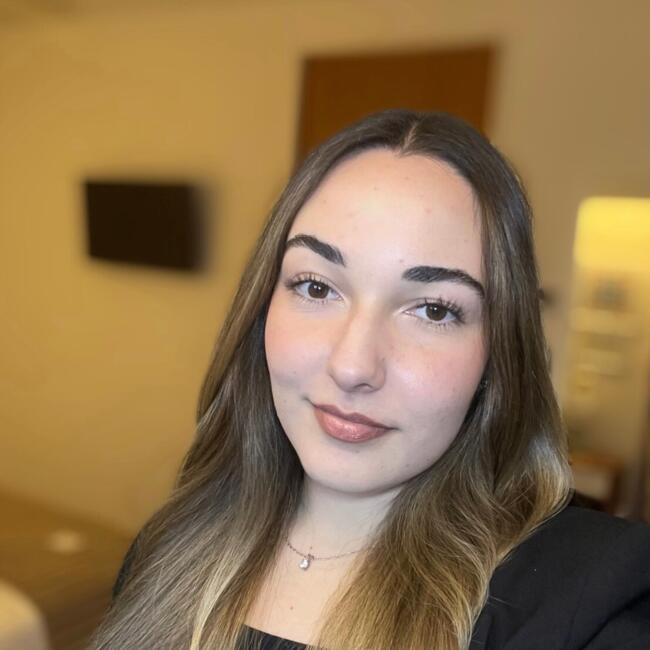 Babysitter in Lisbon: Inês