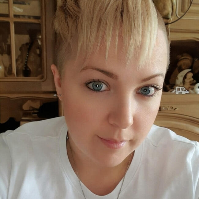 Babysitter in Avallon: Karen