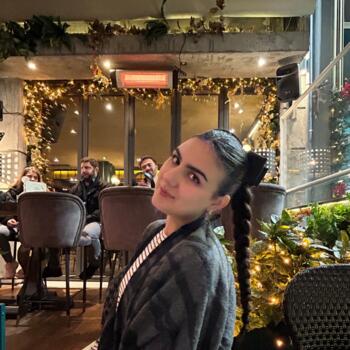 Babysitter στην περιοχή Βούλα: Christianna