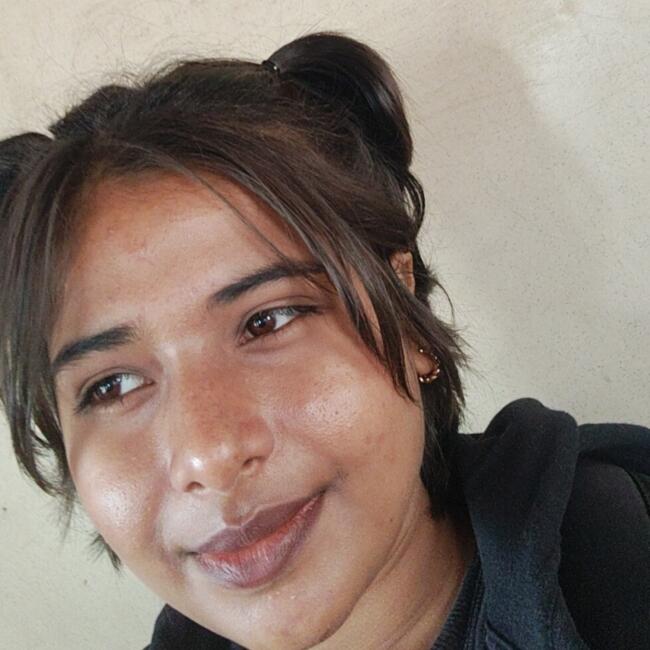 बम्बई में बेबीसिटर: Adeeti