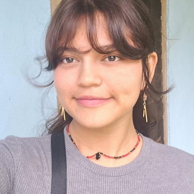 Babysitter in Anton Valley: Camila Nieto