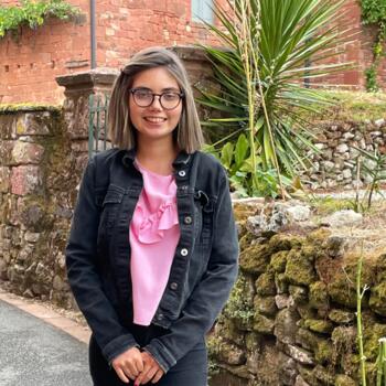 Babysitter Créon: Léa