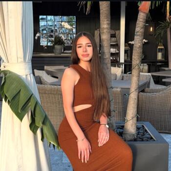 Babysitter Miami: Lisney