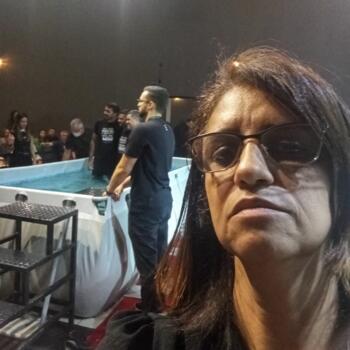 Babysitter Goiás: Adriana